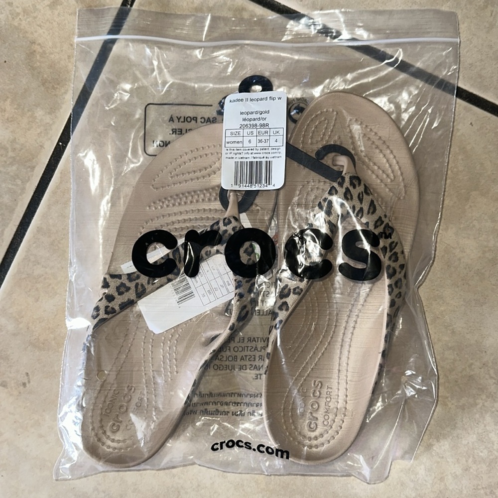 Women's Kadee II Leopard Flip Flops - Picture 7 of 7